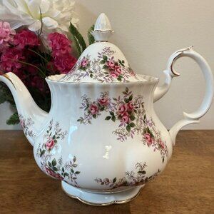Royal Albert Lavender Rose Teapot Pink Floral Gold Trim Bone China England Weddi